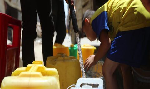 ActionAid partner PARC has set up water distribution in Dier El Balah, Gaza